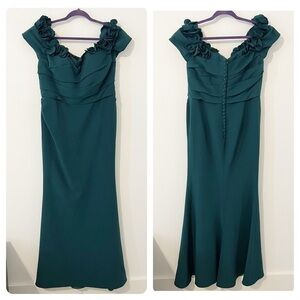 GIA FRANCO 12220 Emerald Green Gown Formal Evening Dress Jeweled Size 16 NWT